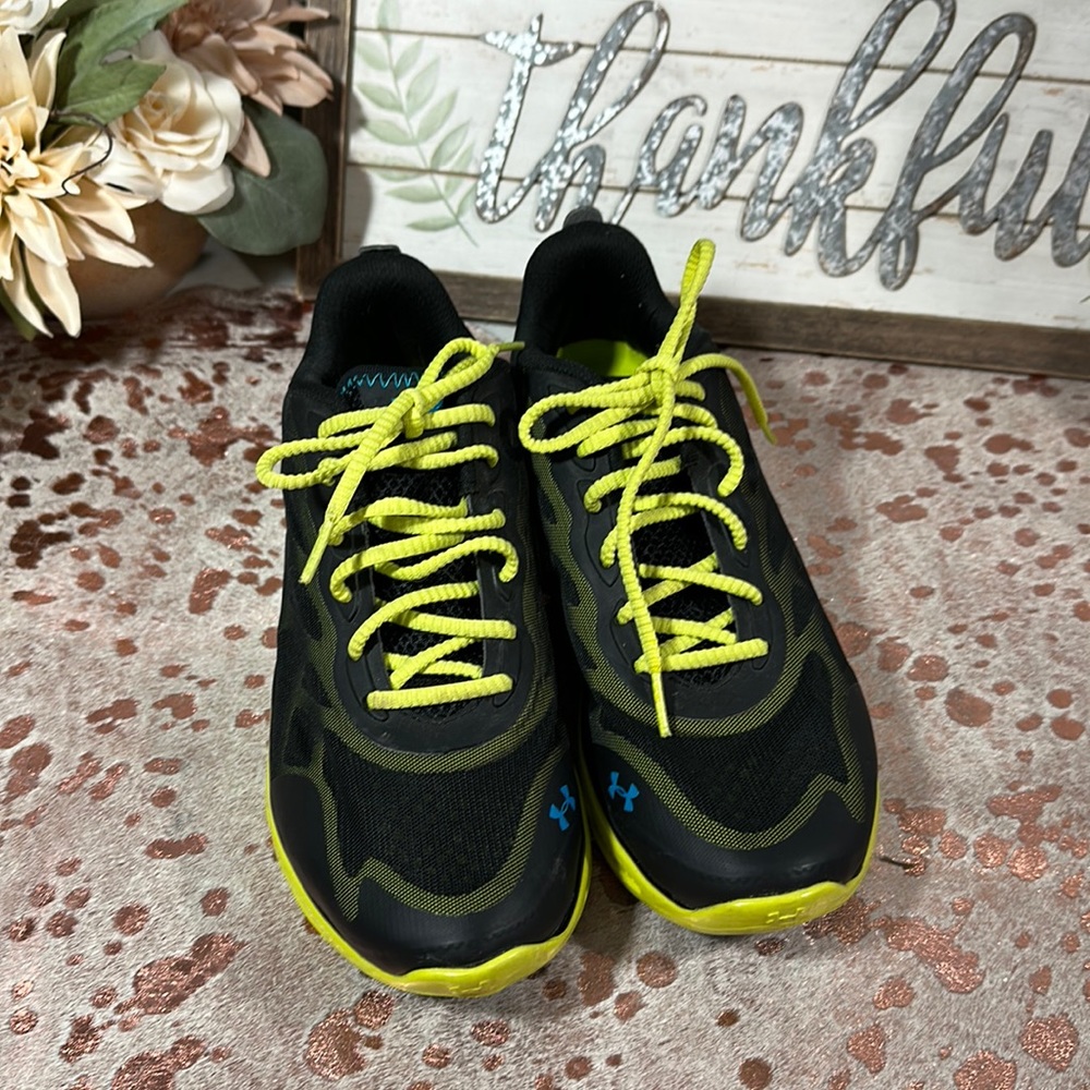 Under armour spine sneakers